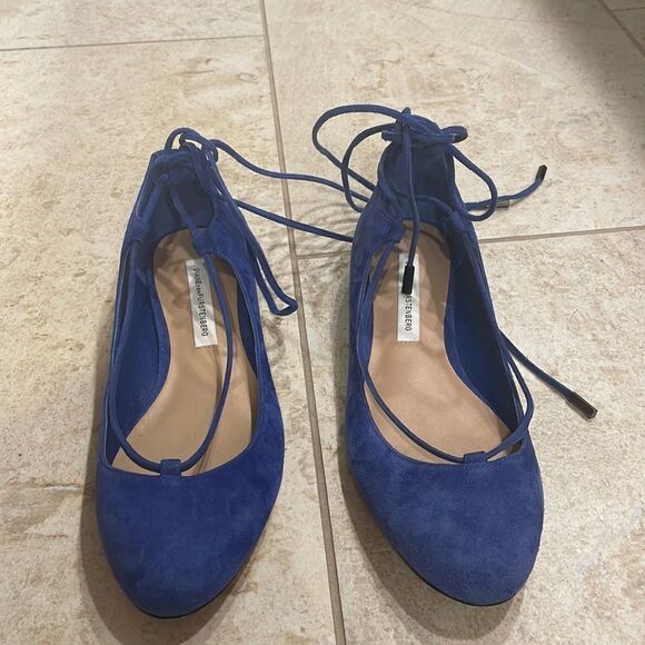 NWT Diane Von Furstenberg blue suede lace up flats - Picture 1 of 8